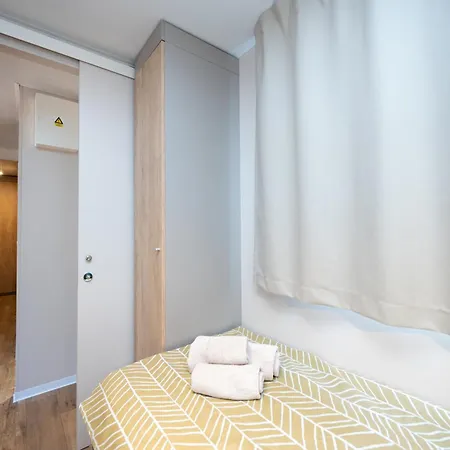 With Parking Space Biograd Na Moru, Biograd - 25955 Apartman Biograd na Moru